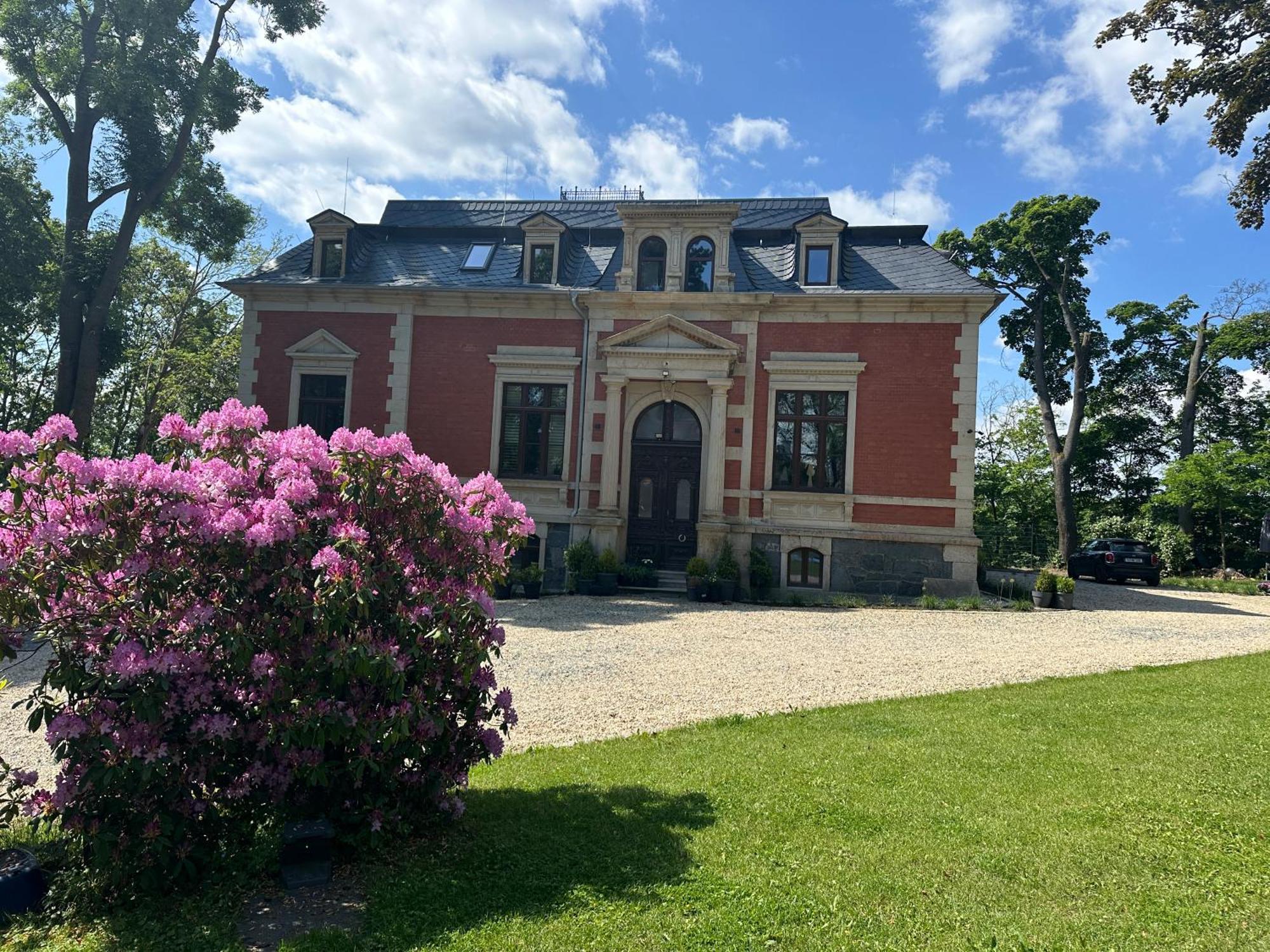 * Stadtvilla Plauen * * Aussergewoehnlich * 2 Zimmerwohnung * Zentrumsnah Zewnętrze zdjęcie